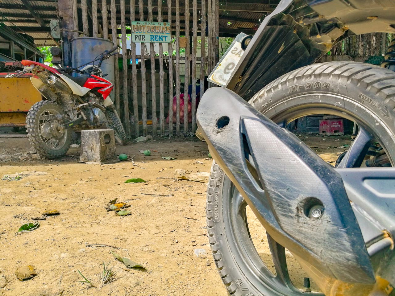 Aluguel de moto nas ilhas das Filipinas é uma das melhores maneiras de se locomover. 