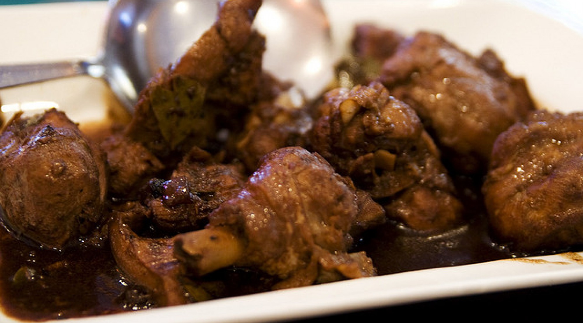 adobo comida filipina