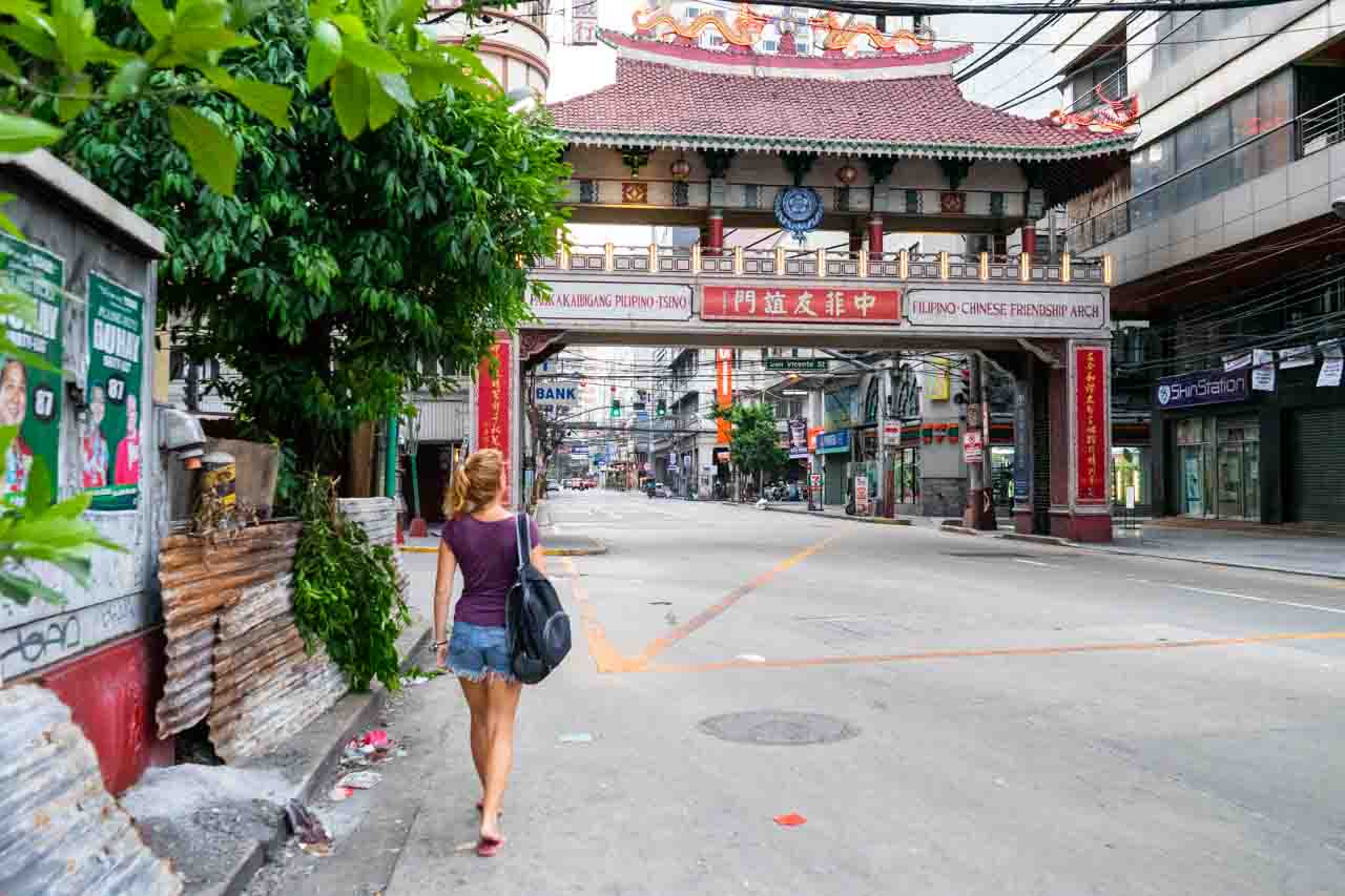 Entrada da Chinatown de Manila. 